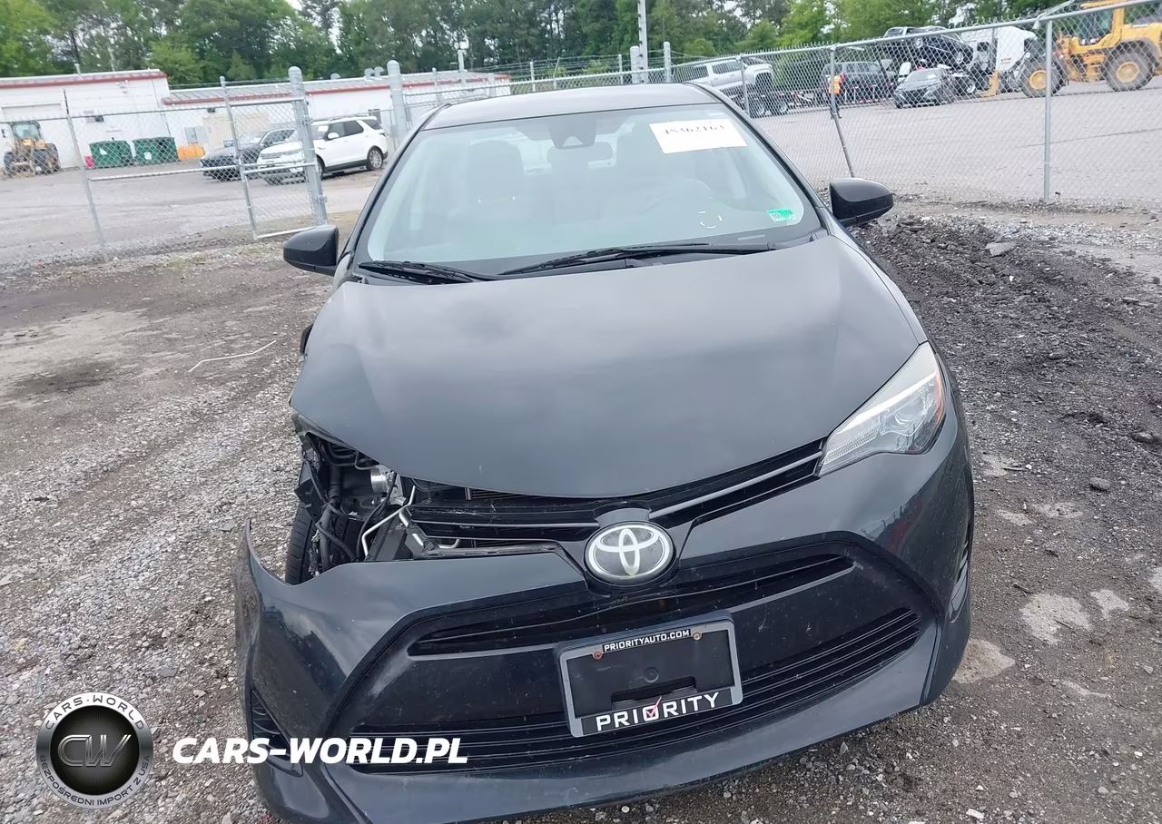 2018 Toyota Corolla Le VIN:2T1BURHEXJC101572 - 12