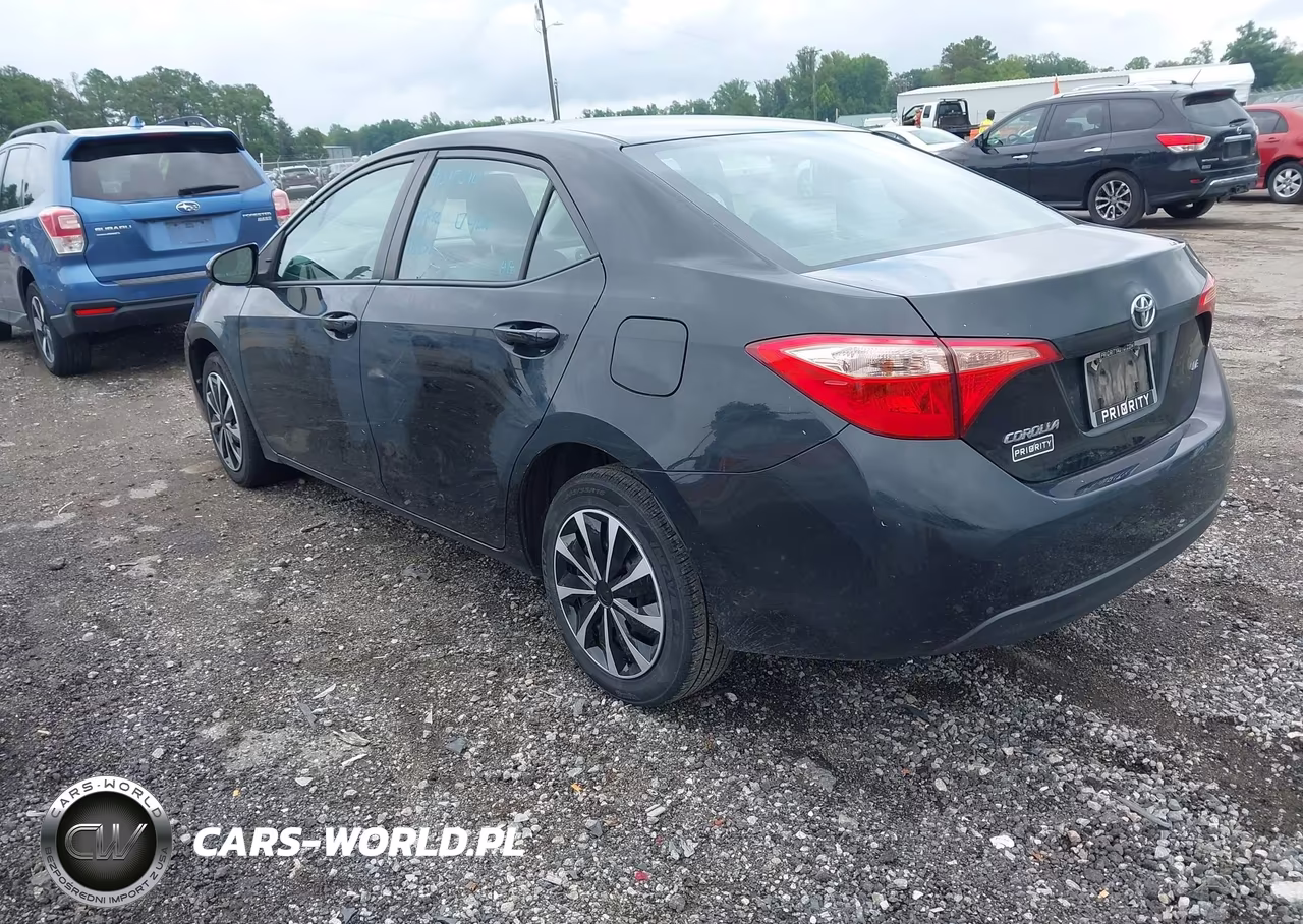 2018 Toyota Corolla Le VIN:2T1BURHEXJC101572 - 3