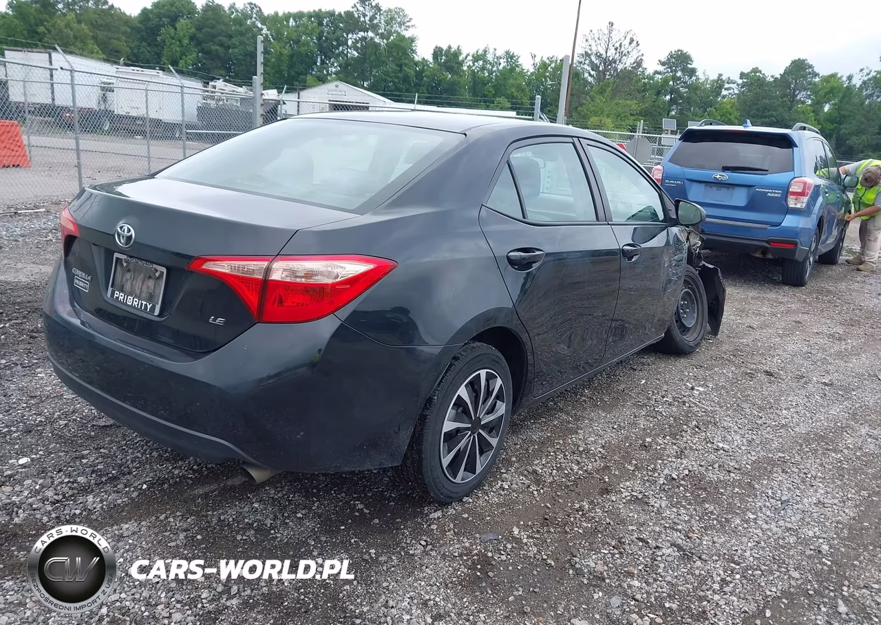 2018 Toyota Corolla Le VIN:2T1BURHEXJC101572 - 4