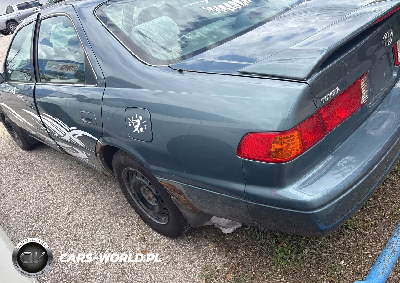 2001 Toyota Camry Le VIN:4T1BG22K01U866933 - 3