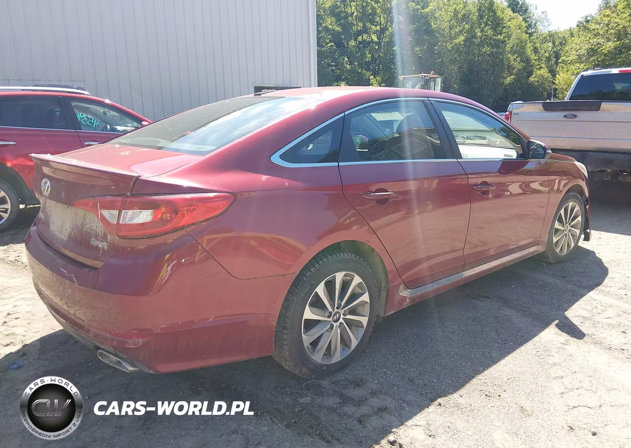 2015 Hyundai Sonata Sport VIN:5NPE34AF0FH068639 - 4