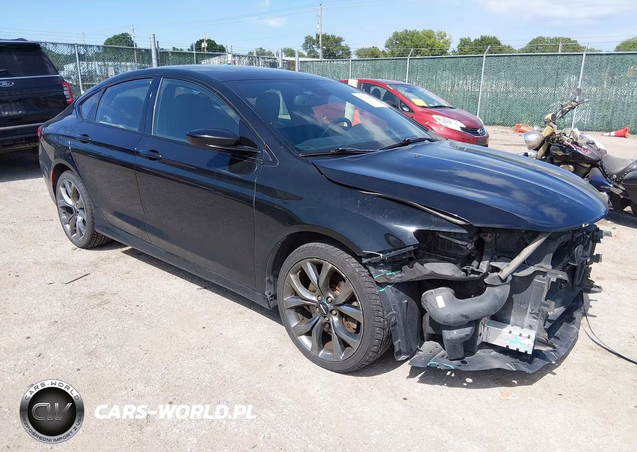 2015 Chrysler 200 S – zdjęcie 1 z 13