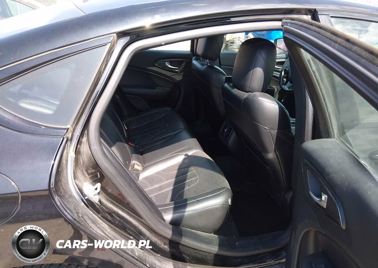 2015 Chrysler 200 S VIN:1C3CCCDG4FN589633 - 8