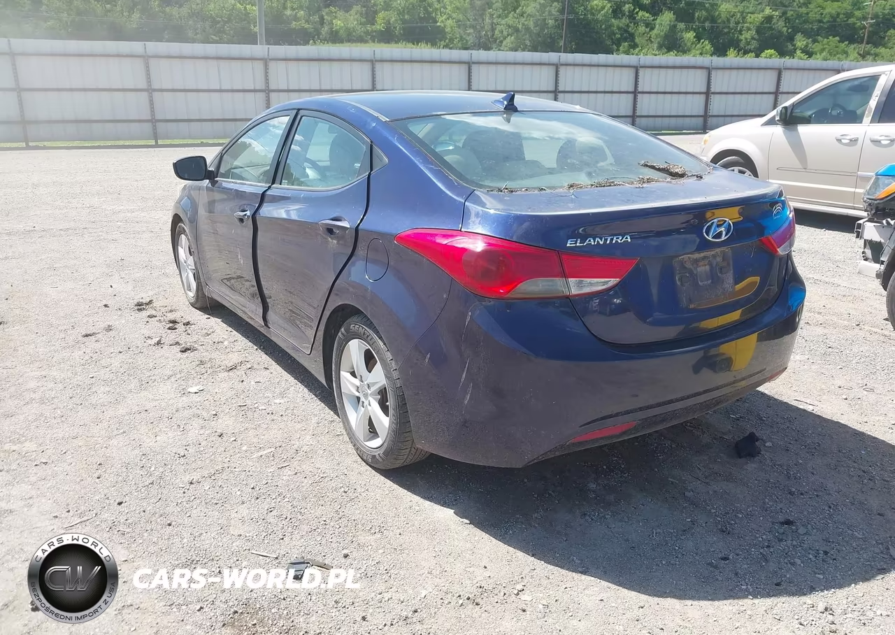 2013 Hyundai Elantra Gls VIN:5NPDH4AE5DH455057 - 3