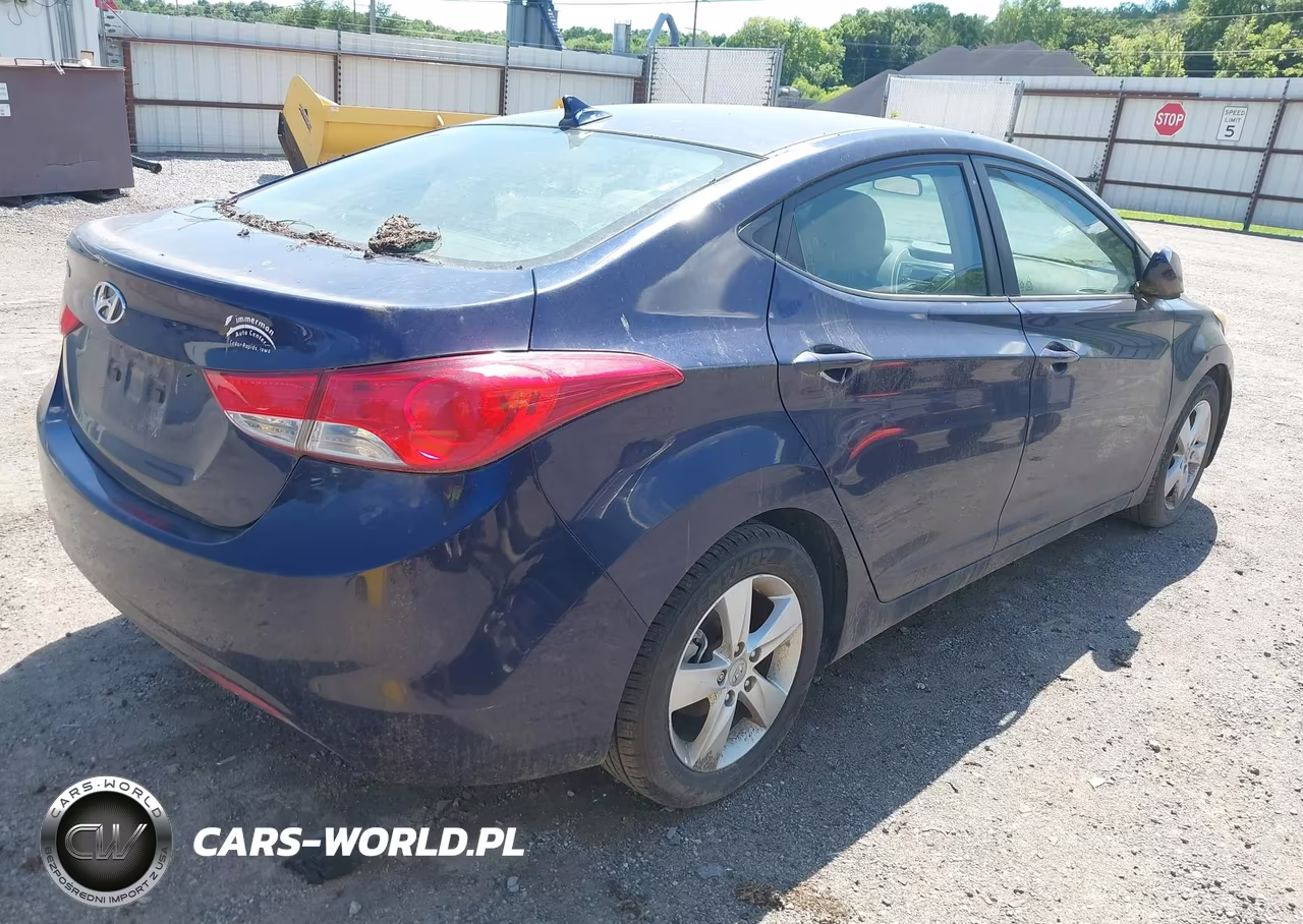 2013 Hyundai Elantra Gls VIN:5NPDH4AE5DH455057 - 4