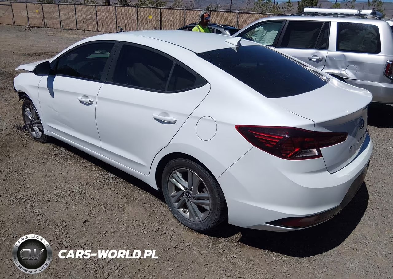2019 Hyundai Elantra Sel VIN:5NPD84LF1KH449310 - 3