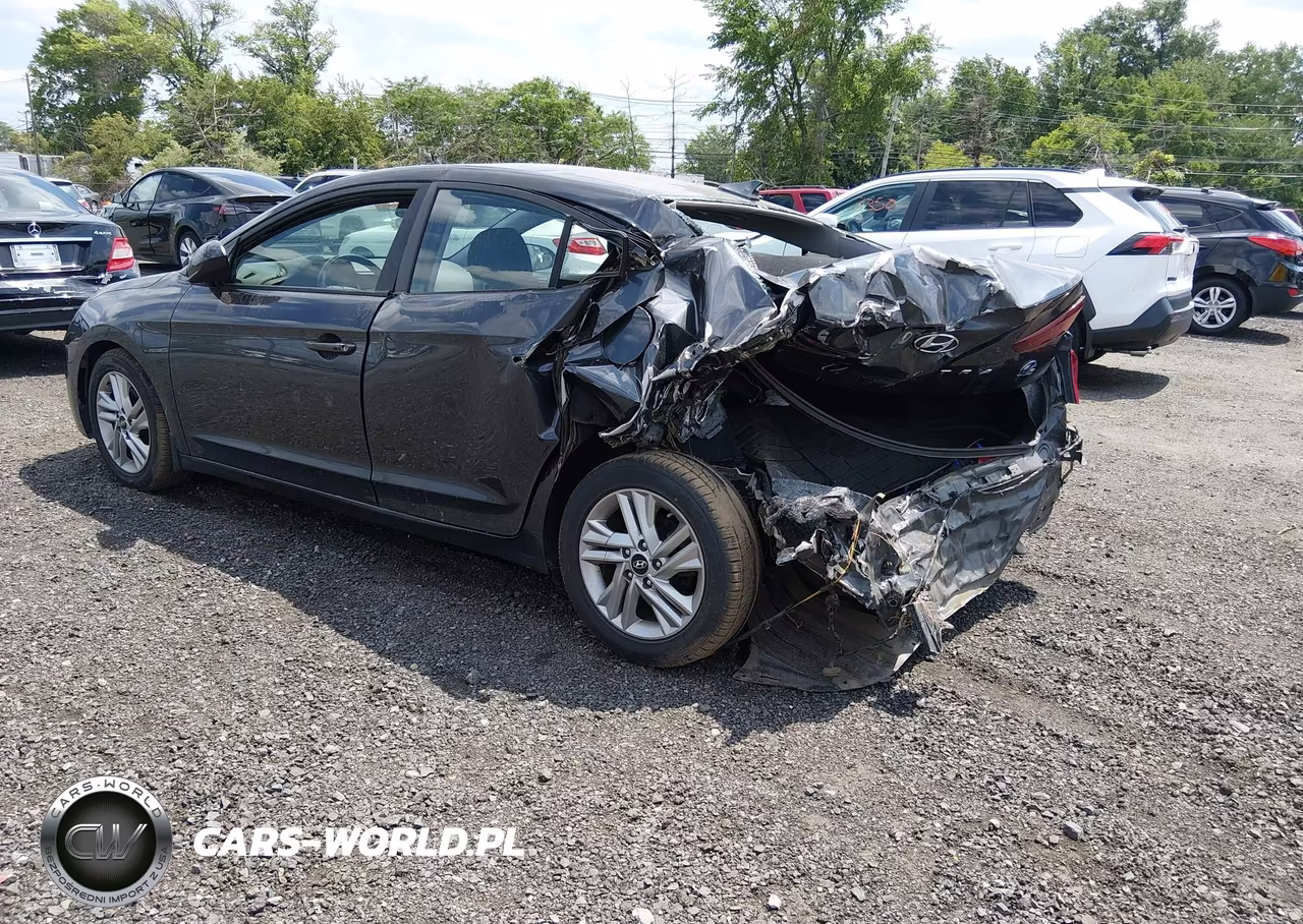 2020 Hyundai Elantra Value Edition VIN:5NPD84LFXLH605376 - 3