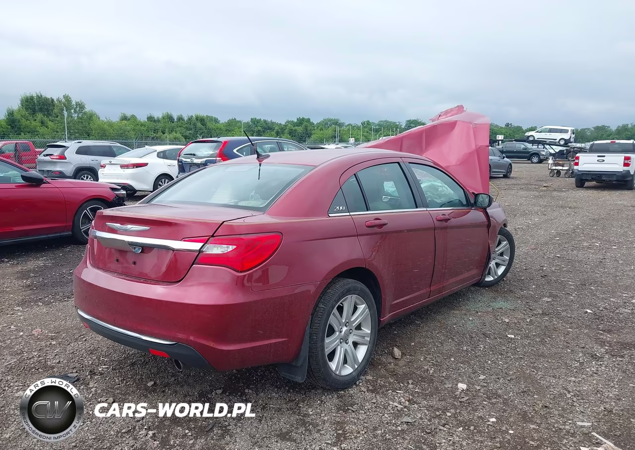 2014 Chrysler 200 Touring VIN:1C3CCBBB9EN107514 - 4