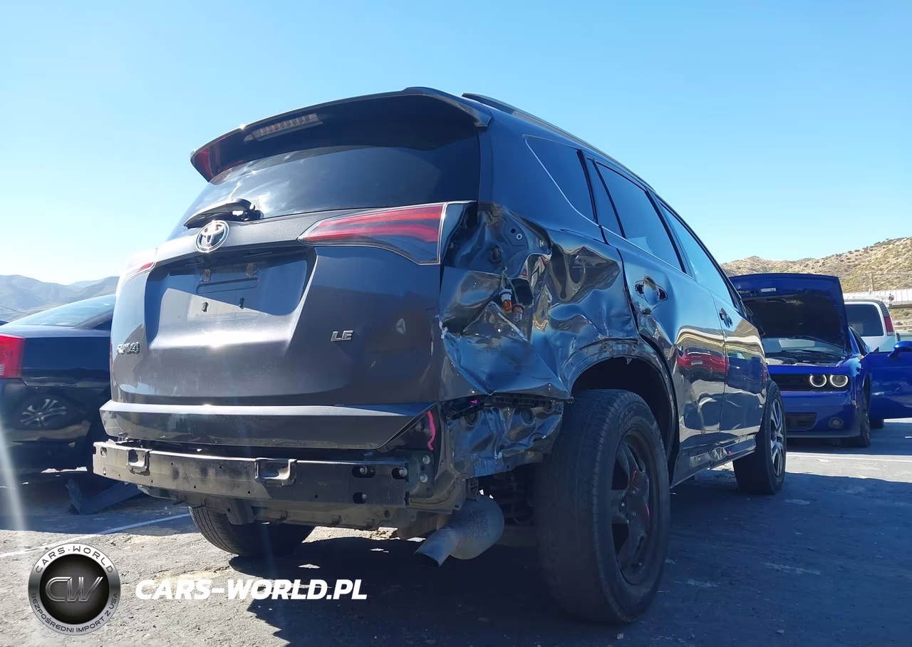 2018 Toyota Rav4 Le VIN:2T3ZFREV1JW516640 - 4