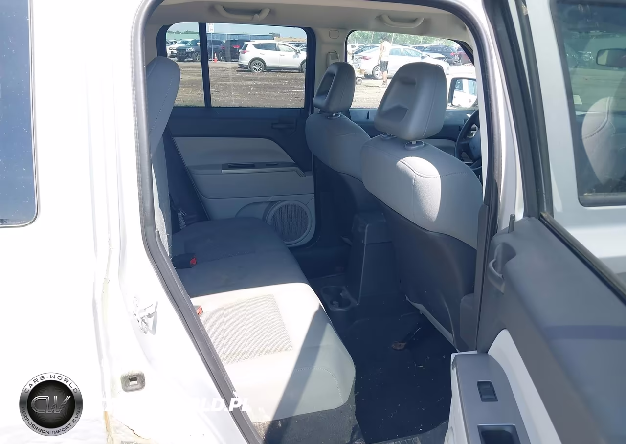 2007 Jeep Patriot Sport VIN:1J8FF28W47D356864 - 8