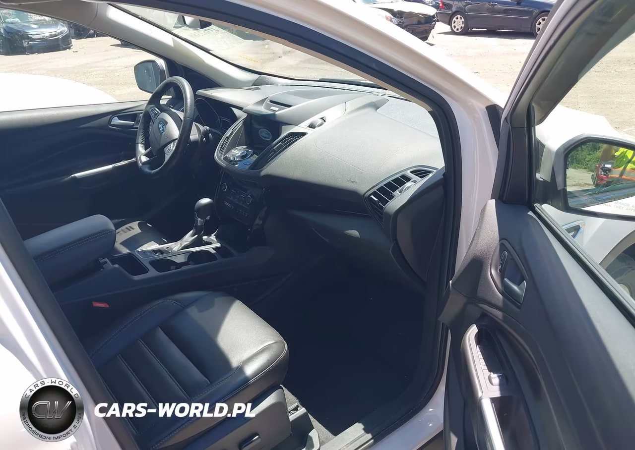 2017 Ford Escape Titanium VIN:1FMCU9J91HUC75878 - 5