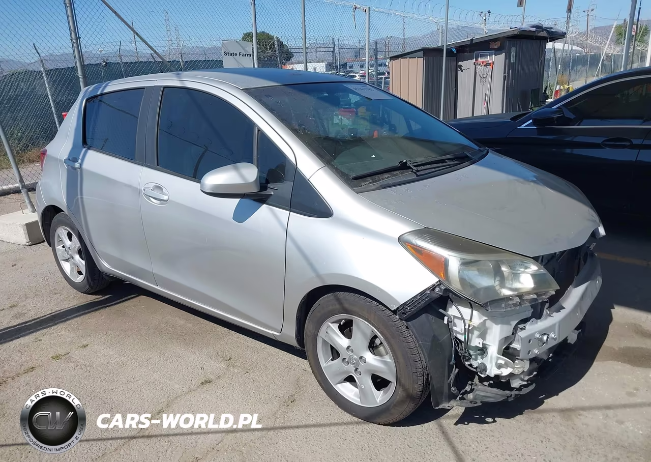 2015 Toyota Yaris L