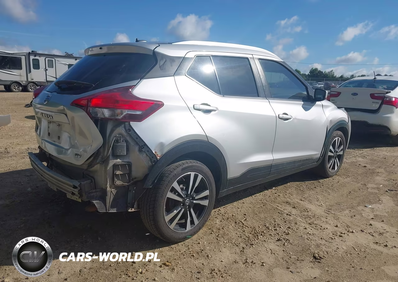 2019 Nissan Kicks Sv VIN:3N1CP5CU9KL551119 - 4