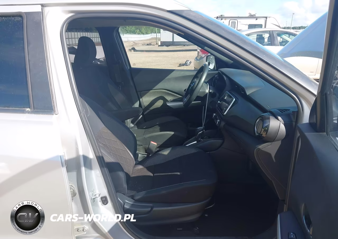 2019 Nissan Kicks Sv VIN:3N1CP5CU9KL551119 - 5