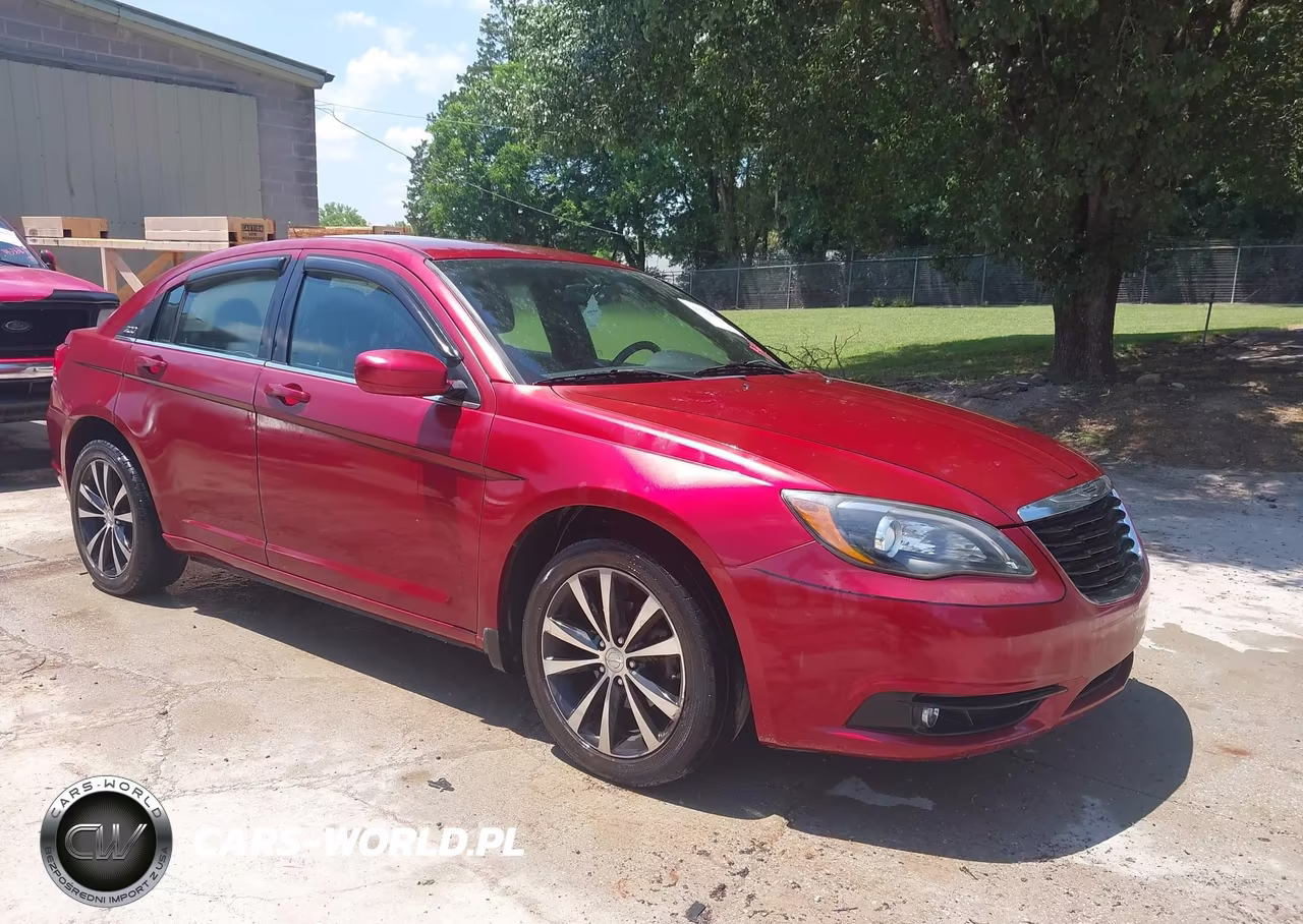 2013 Chrysler 200 Touring – zdjęcie 1 z 11