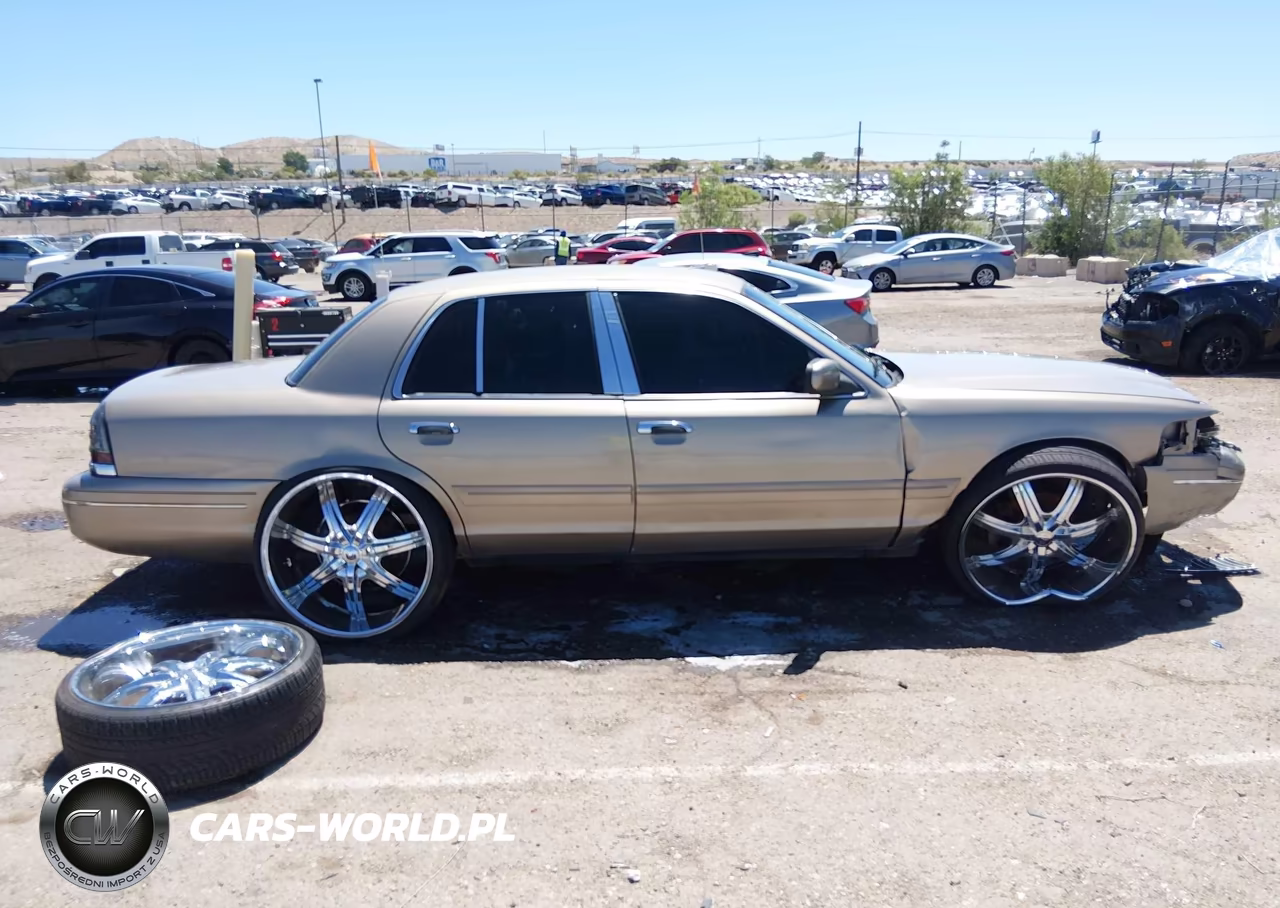 2003 Ford Crown Victoria Standard VIN:2FAFP73W63X108861 - 14
