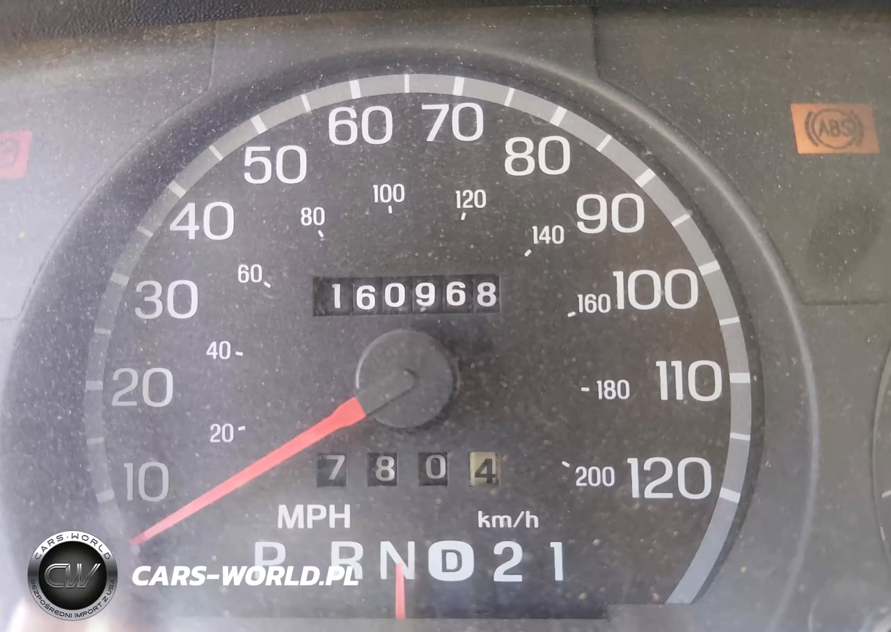 2003 Ford Crown Victoria Standard VIN:2FAFP73W63X108861 - 16