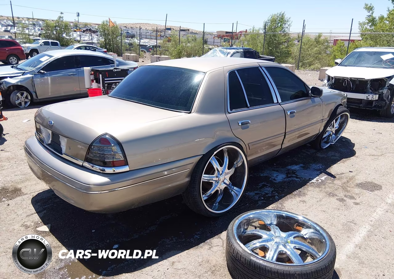 2003 Ford Crown Victoria Standard VIN:2FAFP73W63X108861 - 4
