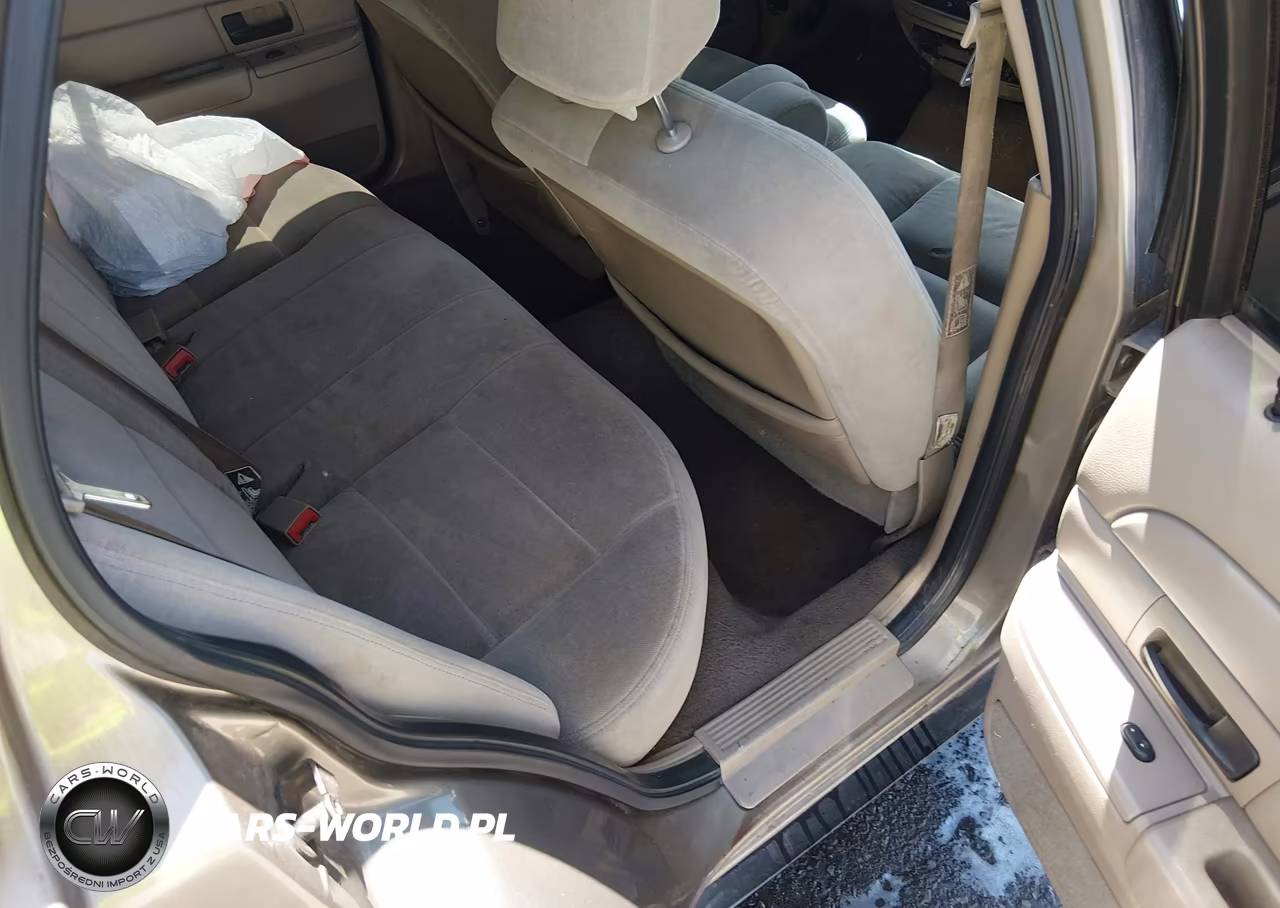 2003 Ford Crown Victoria Standard VIN:2FAFP73W63X108861 - 8
