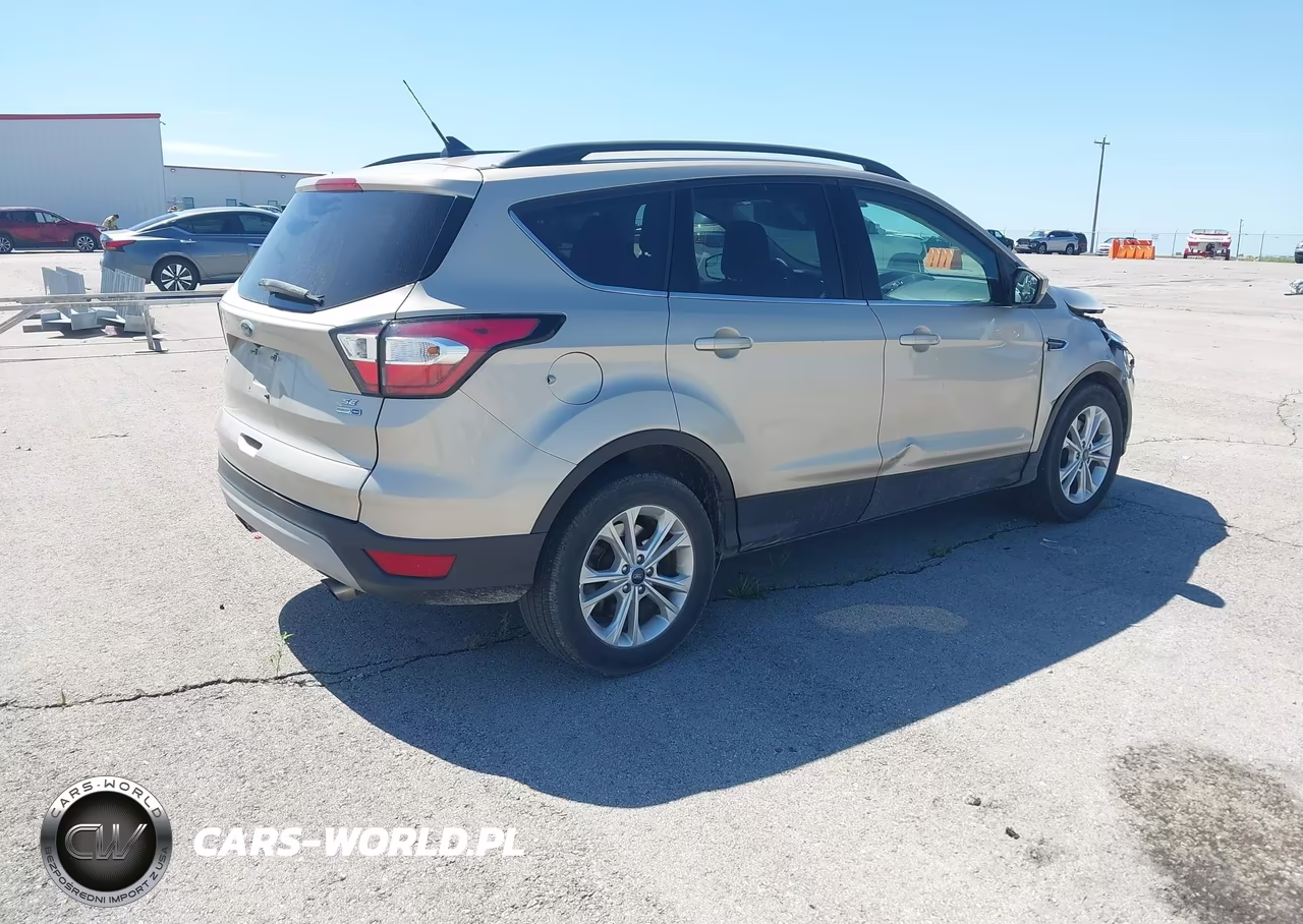 2018 Ford Escape Se VIN:1FMCU9GD3JUB70891 - 4
