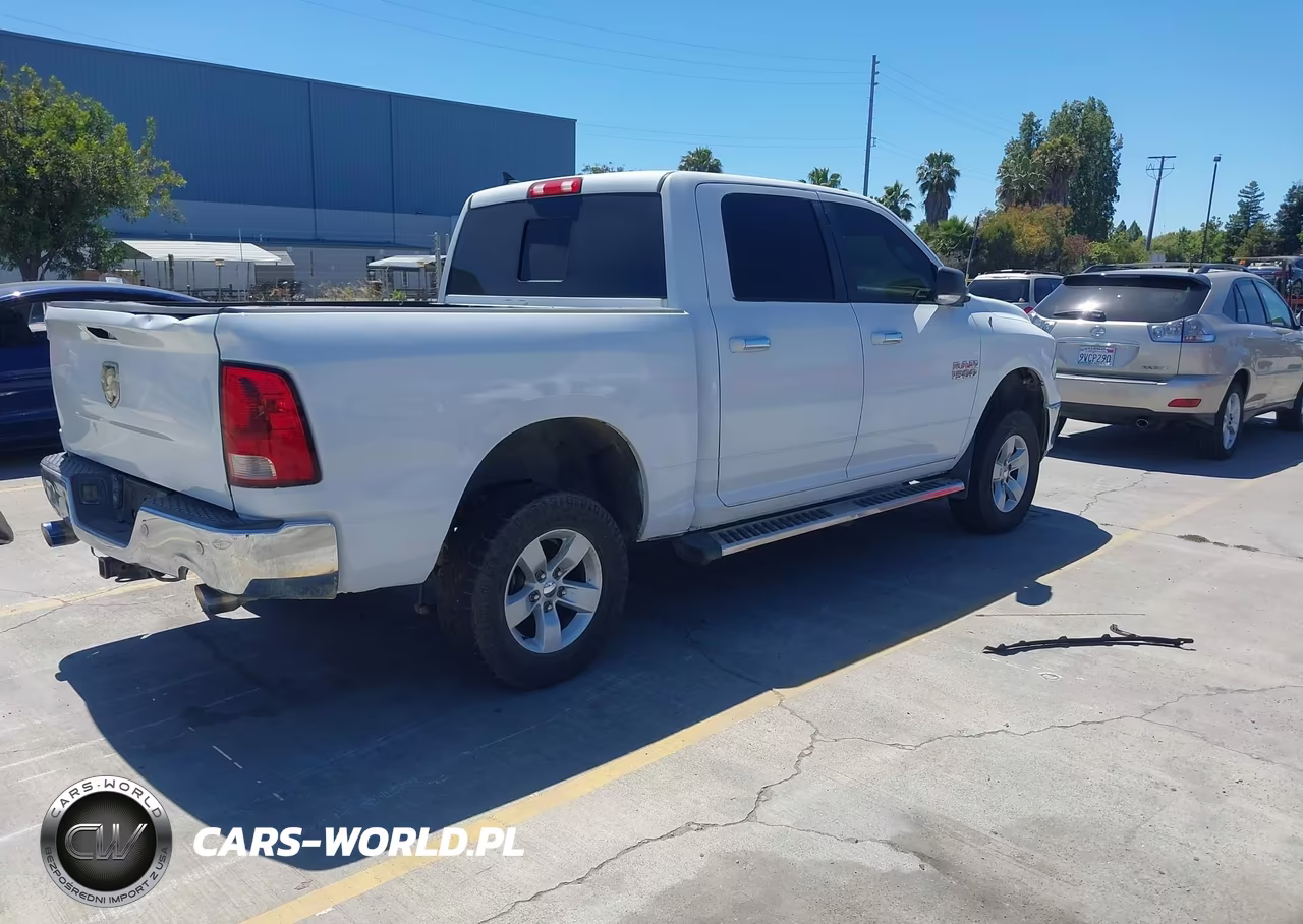 2018 Ram 1500 Big Horn 4X4 5'7 Box VIN:1C6RR7LMXJS354870 - 4