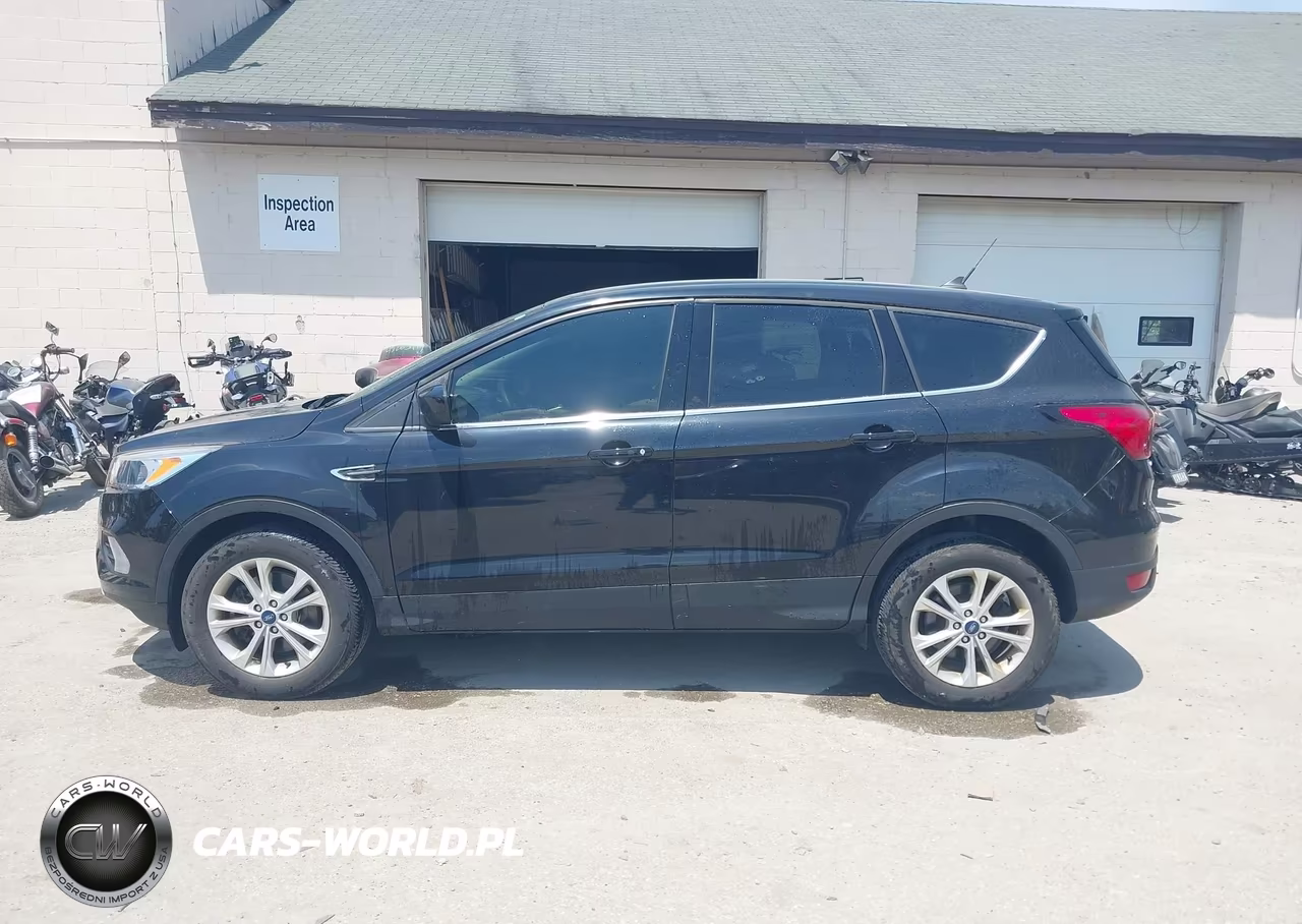 2019 Ford Escape Se VIN:1FMCU9GD0KUB83843 - 16