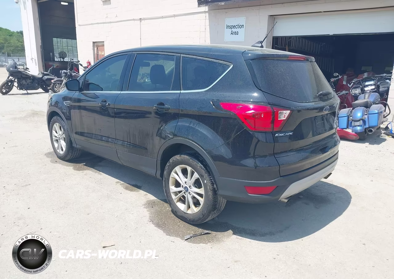 2019 Ford Escape Se VIN:1FMCU9GD0KUB83843 - 3