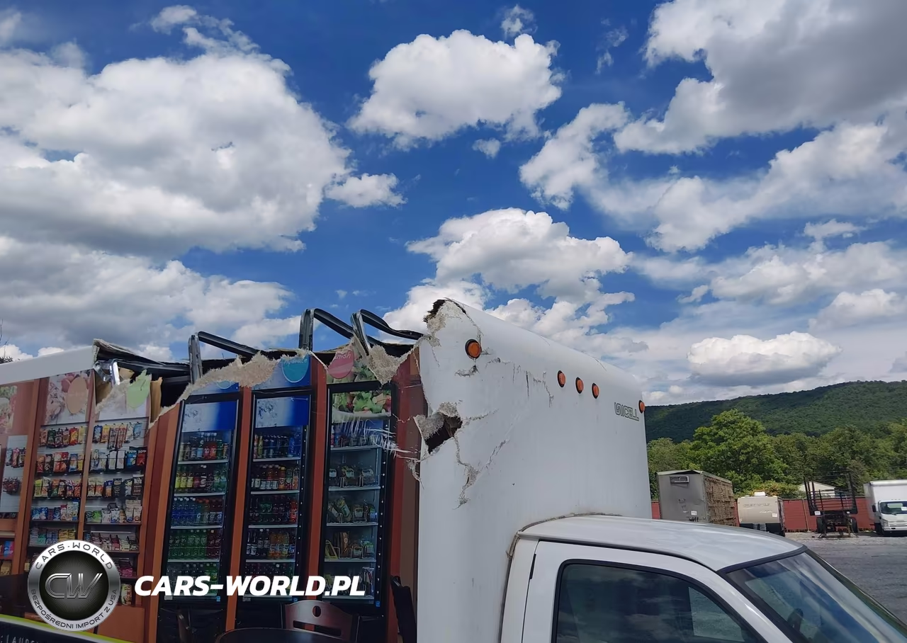 2017 Chevrolet Express Cutaway Work Van VIN:1HA3GSCG6HN004075 - 11