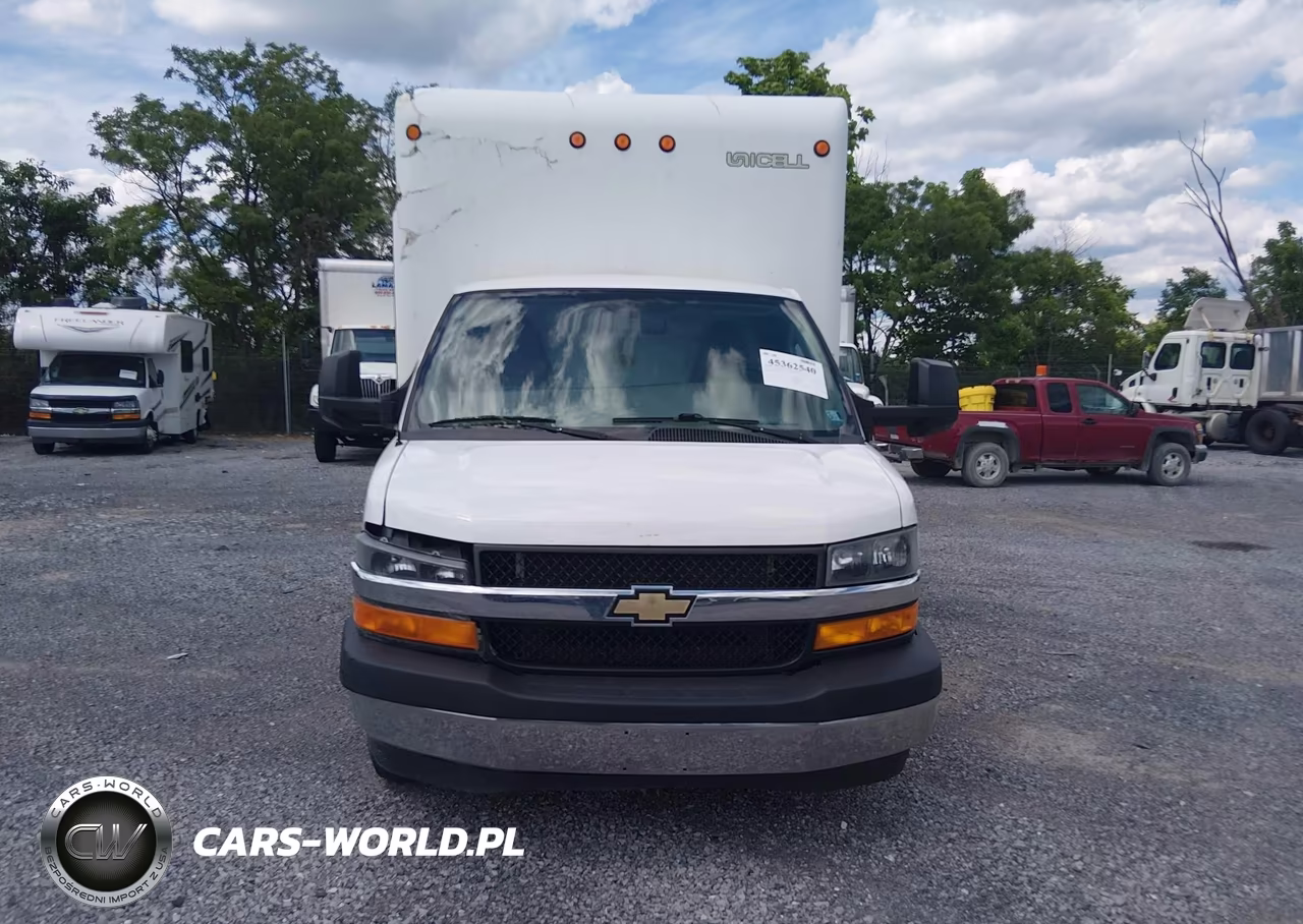 2017 Chevrolet Express Cutaway Work Van VIN:1HA3GSCG6HN004075 - 12