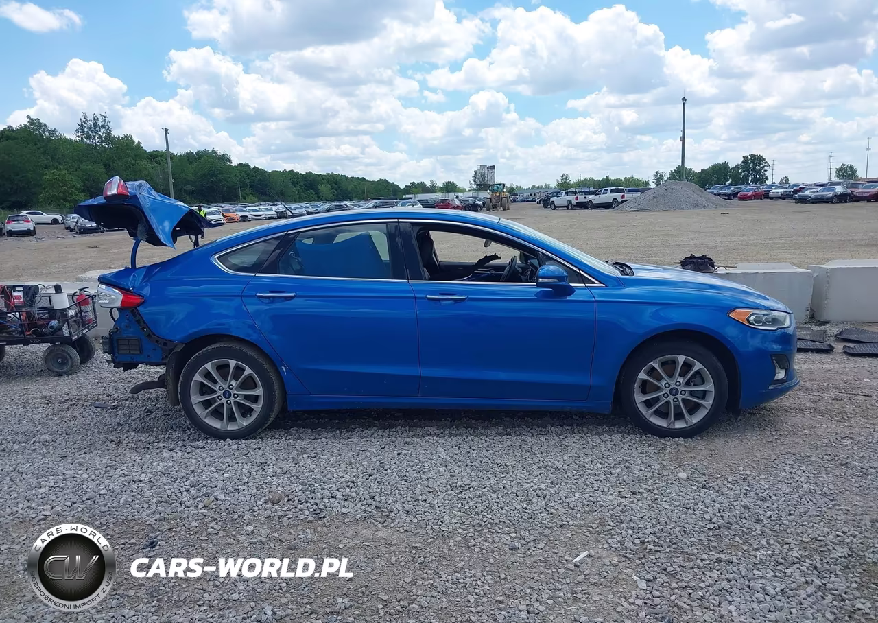2020 Ford Fusion Plug-In Hybrid Titanium VIN:3FA6P0SU8LR225735 - 14