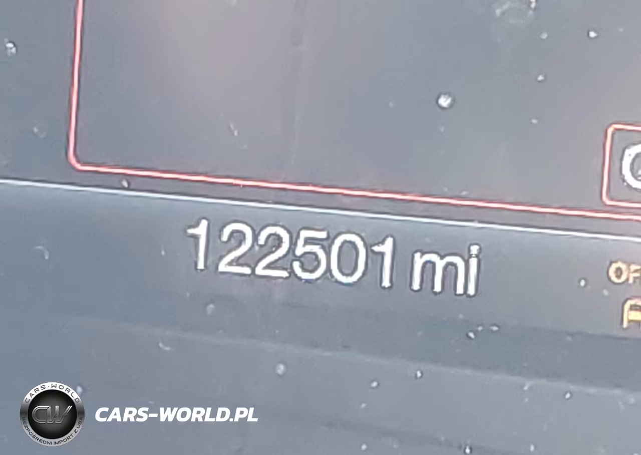 2020 Ford Fusion Plug-In Hybrid Titanium VIN:3FA6P0SU8LR225735 - 16