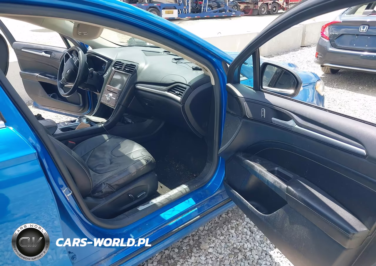 2020 Ford Fusion Plug-In Hybrid Titanium VIN:3FA6P0SU8LR225735 - 5