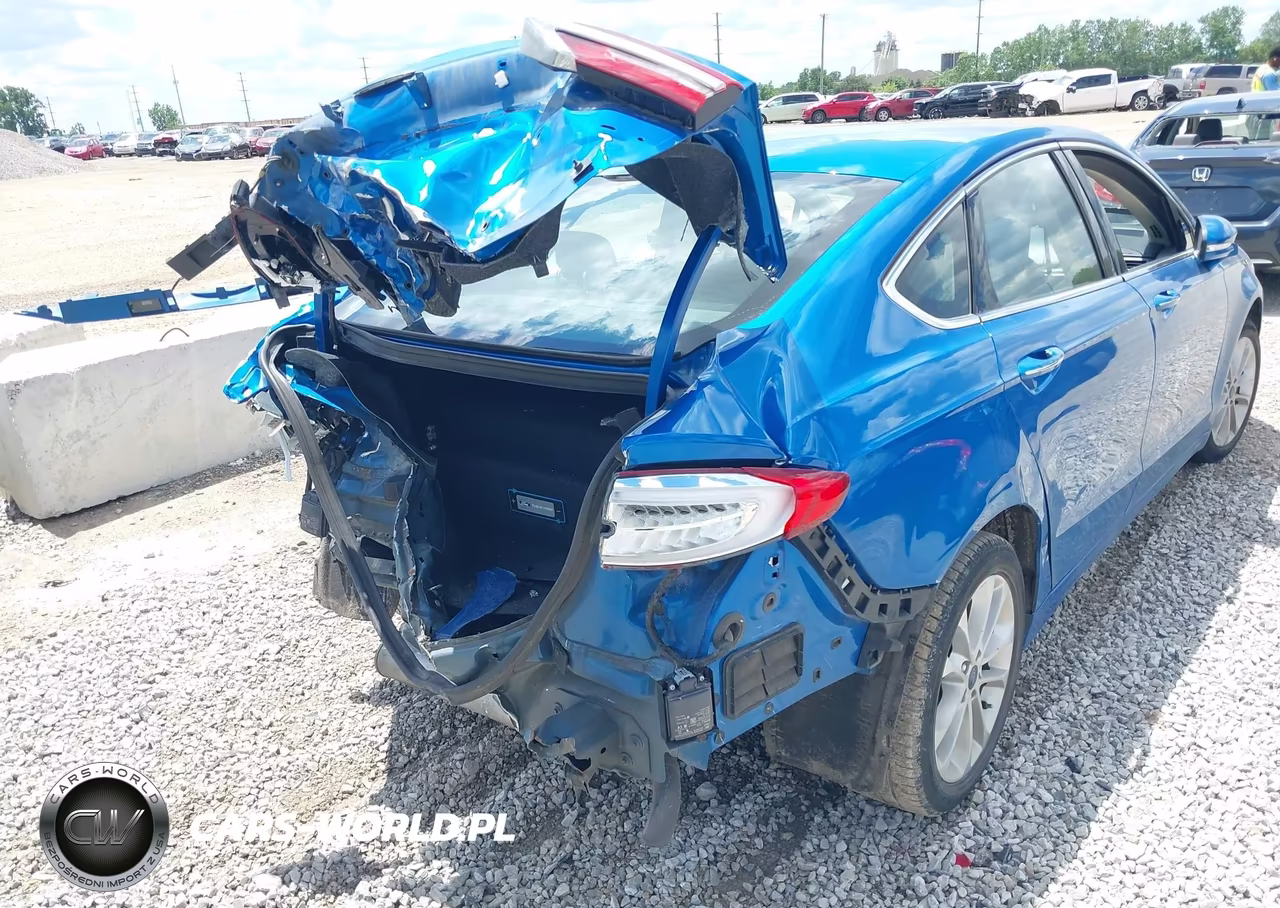 2020 Ford Fusion Plug-In Hybrid Titanium VIN:3FA6P0SU8LR225735 - 6