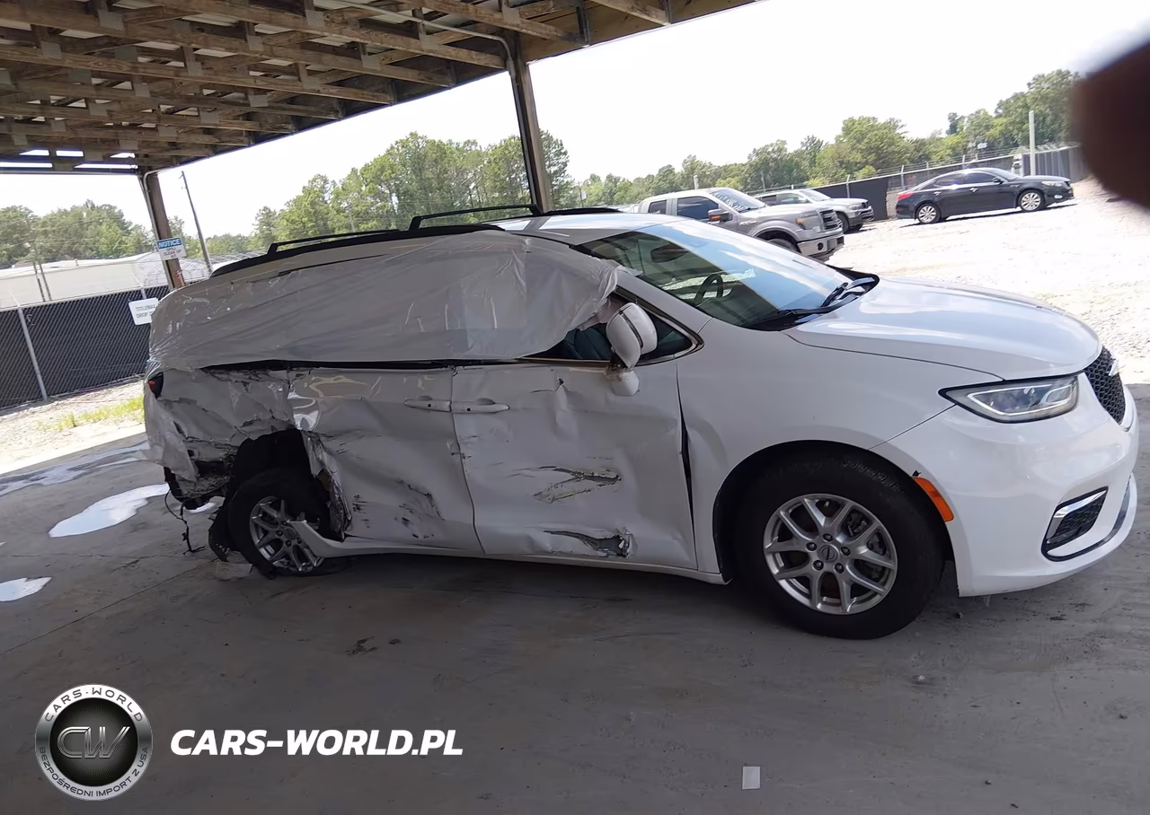 2022 Chrysler Pacifica Touring L VIN:2C4RC1BG6NR182072 - 12