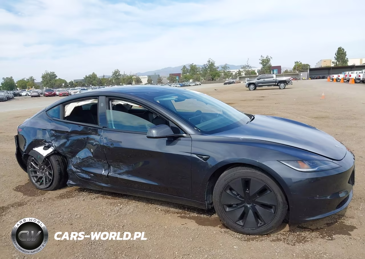 2025 Tesla Model 3 Long Range Rear-Wheel Drive-Standard Rear-Wheel Drive VIN:5YJ3E1EA9SF977986 - 14