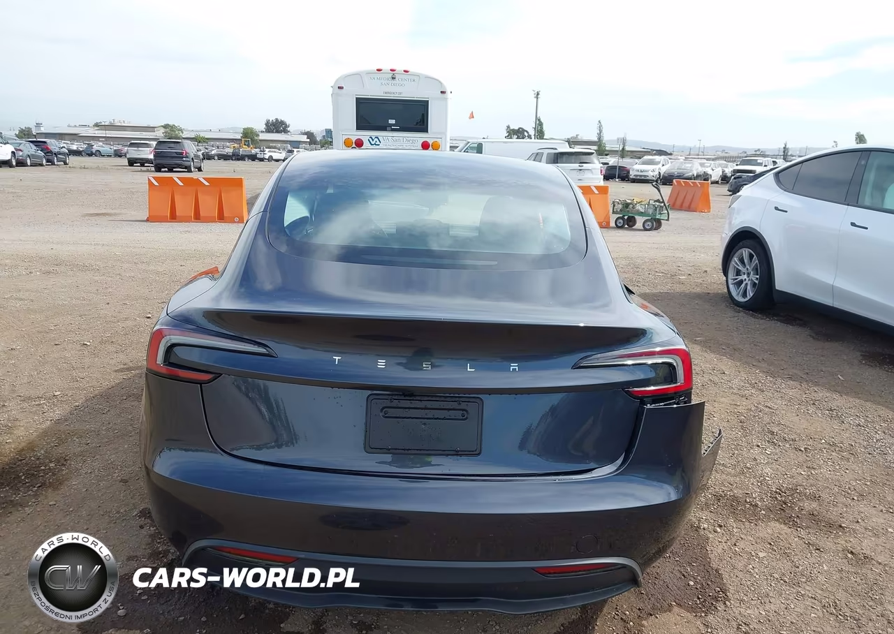 2025 Tesla Model 3 Long Range Rear-Wheel Drive-Standard Rear-Wheel Drive VIN:5YJ3E1EA9SF977986 - 17