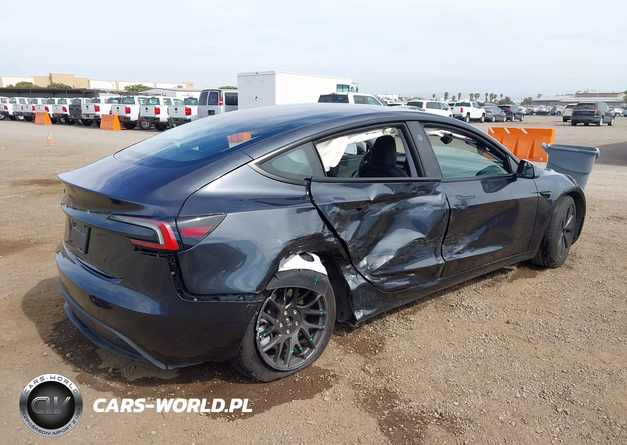 2025 Tesla Model 3 Long Range Rear-Wheel Drive-Standard Rear-Wheel Drive VIN:5YJ3E1EA9SF977986 - 4