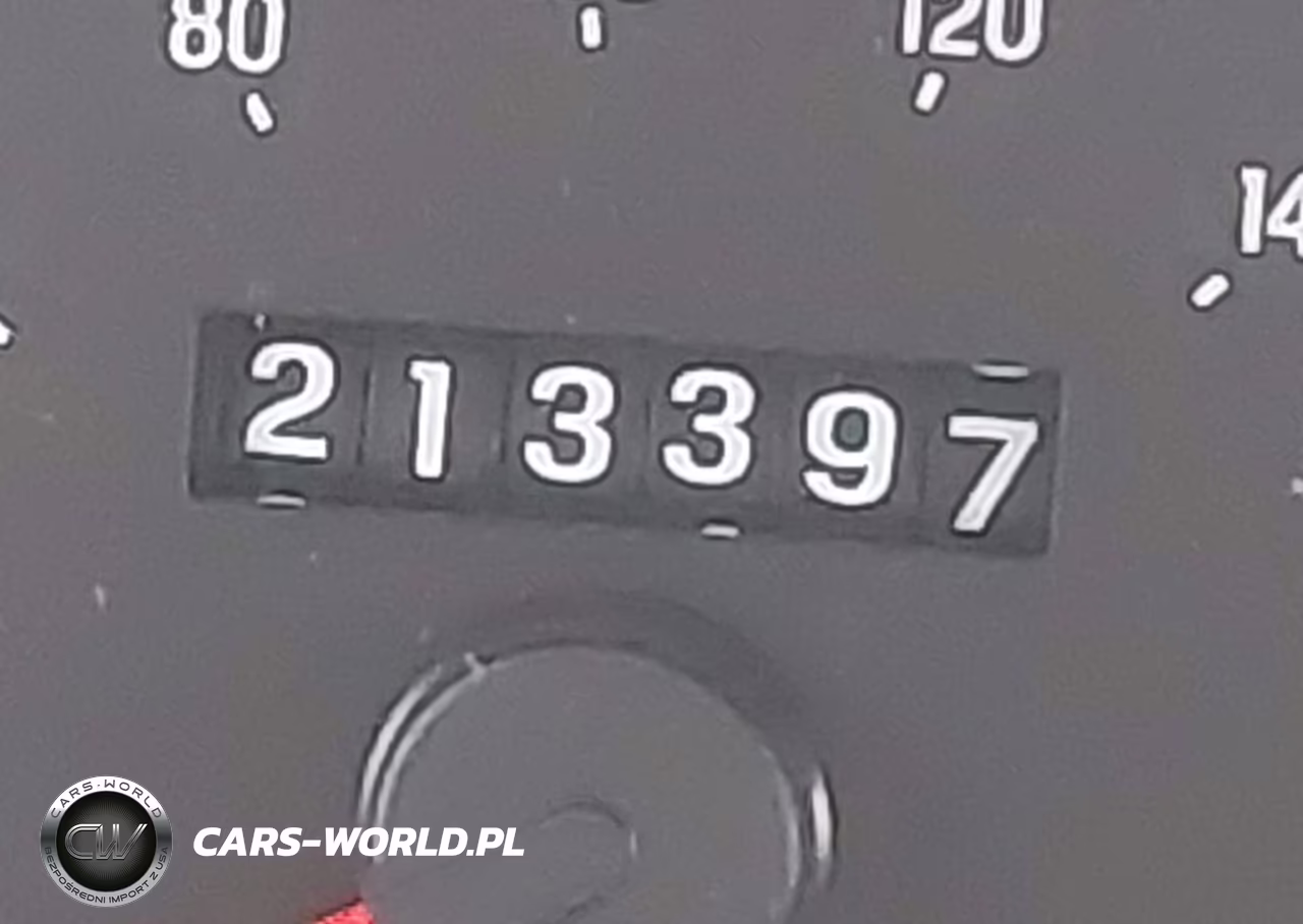 2000 Ford Crown Victoria VIN:2FAFP73W7YX125627 - 16