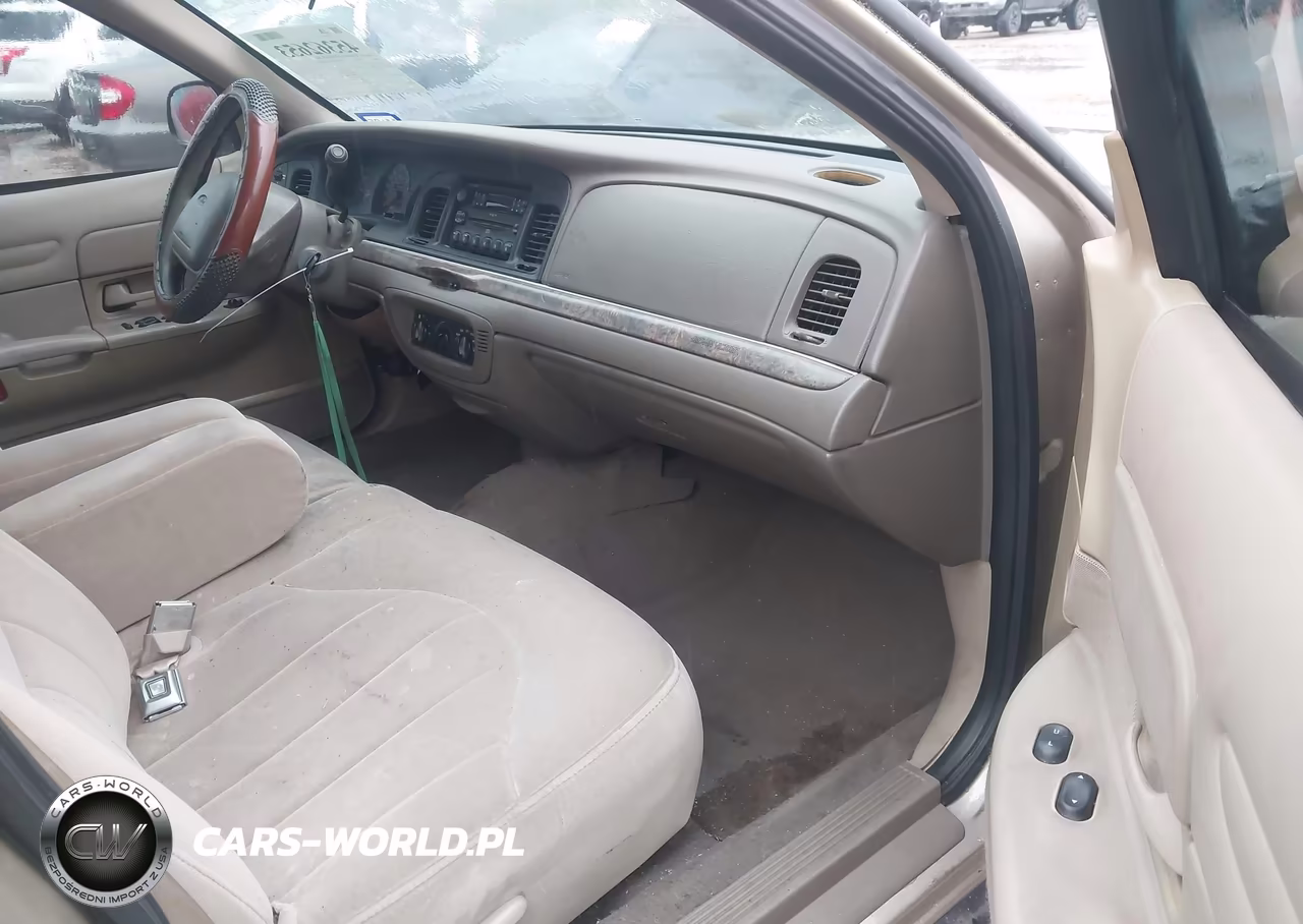 2000 Ford Crown Victoria VIN:2FAFP73W7YX125627 - 5