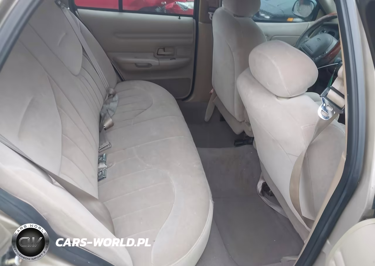 2000 Ford Crown Victoria VIN:2FAFP73W7YX125627 - 8