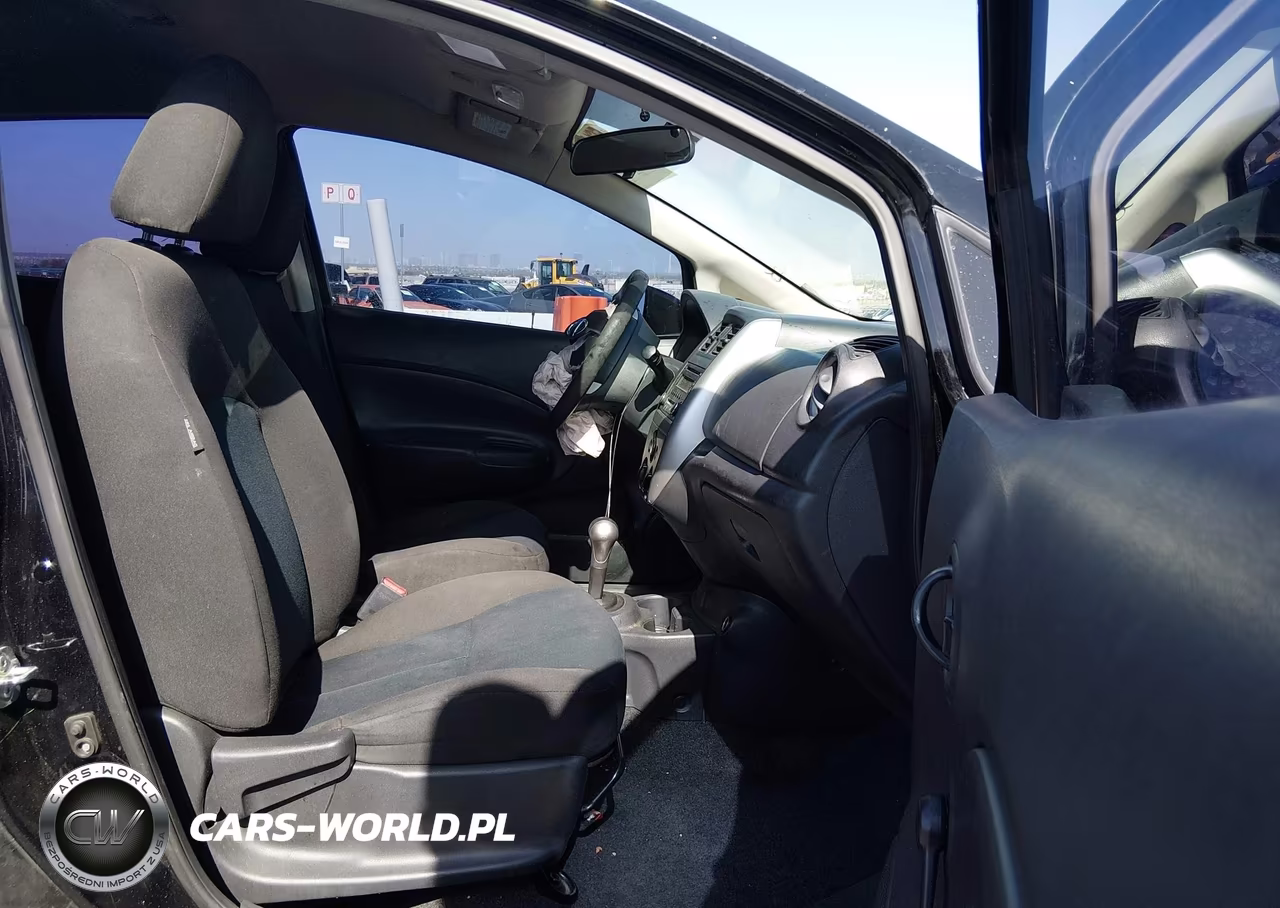 2018 Nissan Versa Note S VIN:3N1CE2CP9JL355940 - 5