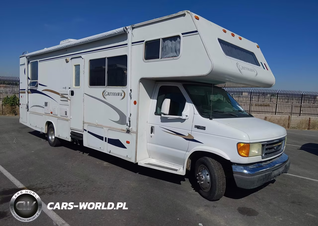 2004 Ford E-450 Cutaway Standard