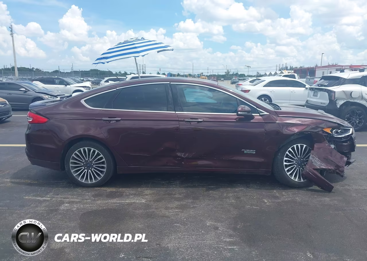 2018 Ford Fusion Energi Titanium VIN:3FA6P0SU9JR202672 - 13