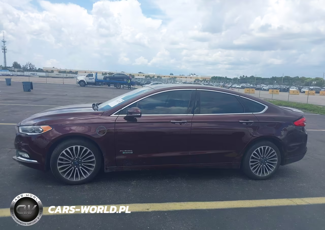2018 Ford Fusion Energi Titanium VIN:3FA6P0SU9JR202672 - 14