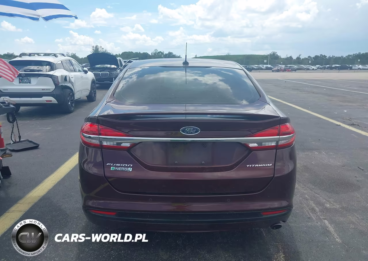 2018 Ford Fusion Energi Titanium VIN:3FA6P0SU9JR202672 - 16