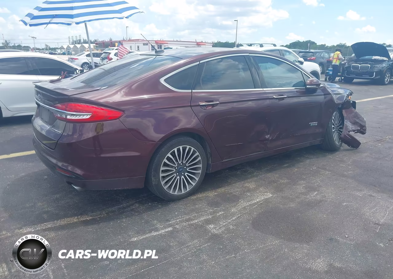 2018 Ford Fusion Energi Titanium VIN:3FA6P0SU9JR202672 - 4