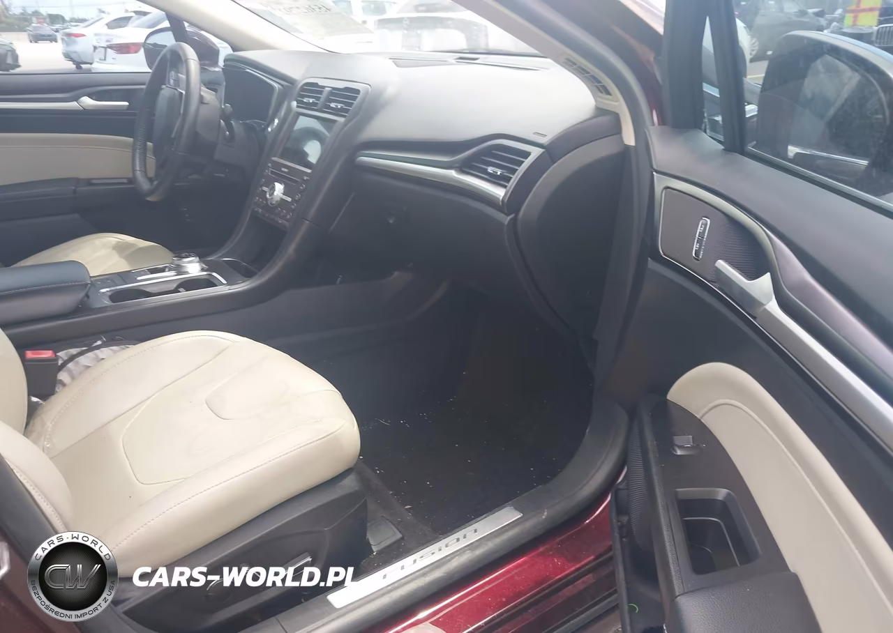 2018 Ford Fusion Energi Titanium VIN:3FA6P0SU9JR202672 - 5