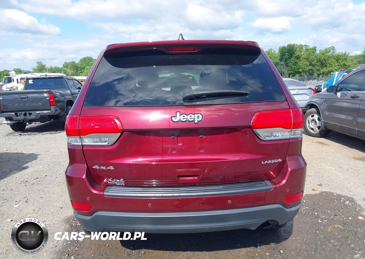 2017 Jeep Grand Cherokee Laredo 4X4 VIN:1C4RJFAG4HC822801 - 17