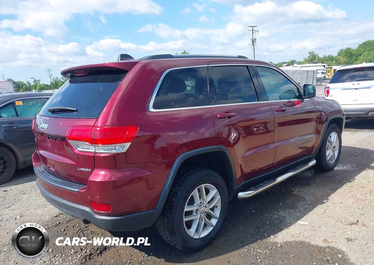 2017 Jeep Grand Cherokee Laredo 4X4 VIN:1C4RJFAG4HC822801 - 4