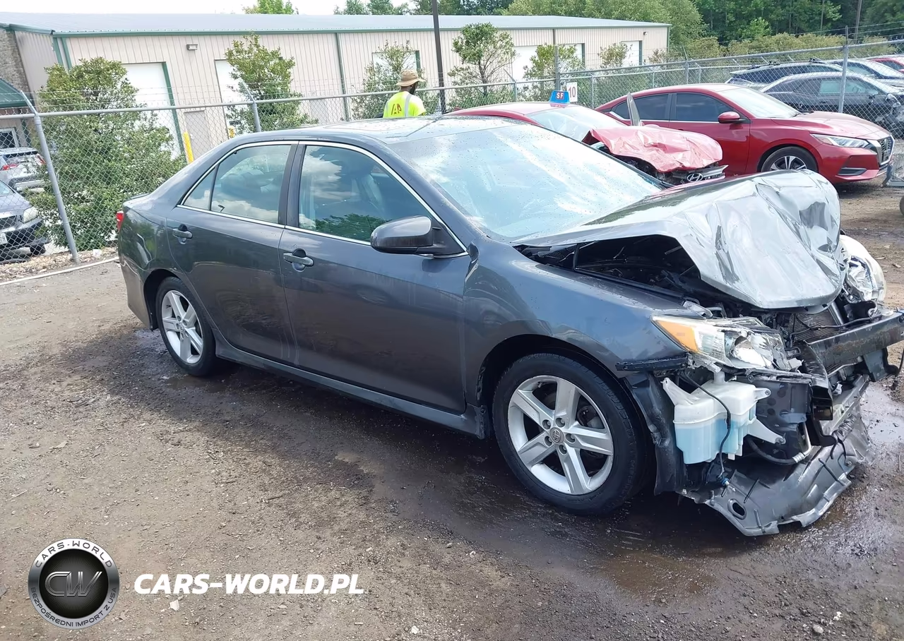 2012 Toyota Camry Se – zdjęcie 1 z 17